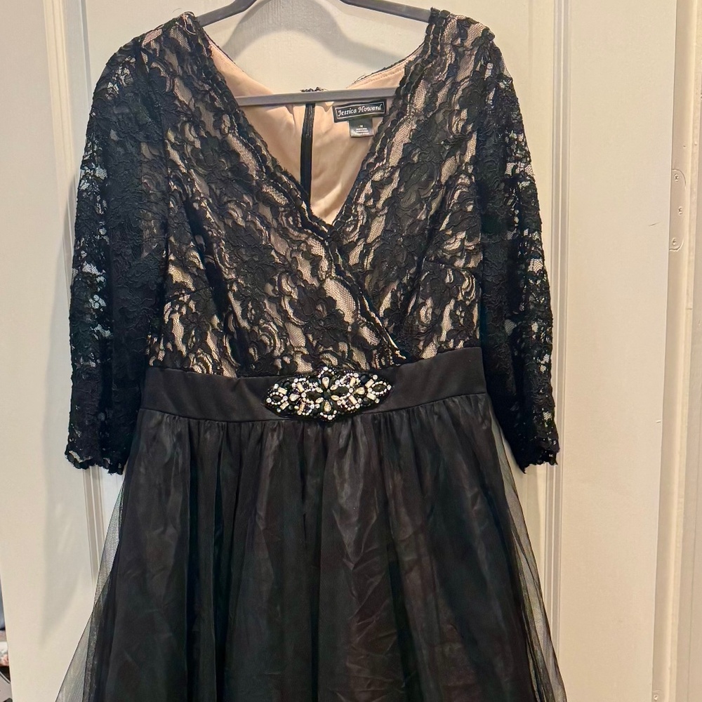 Elegant Black Lace Evening Gown